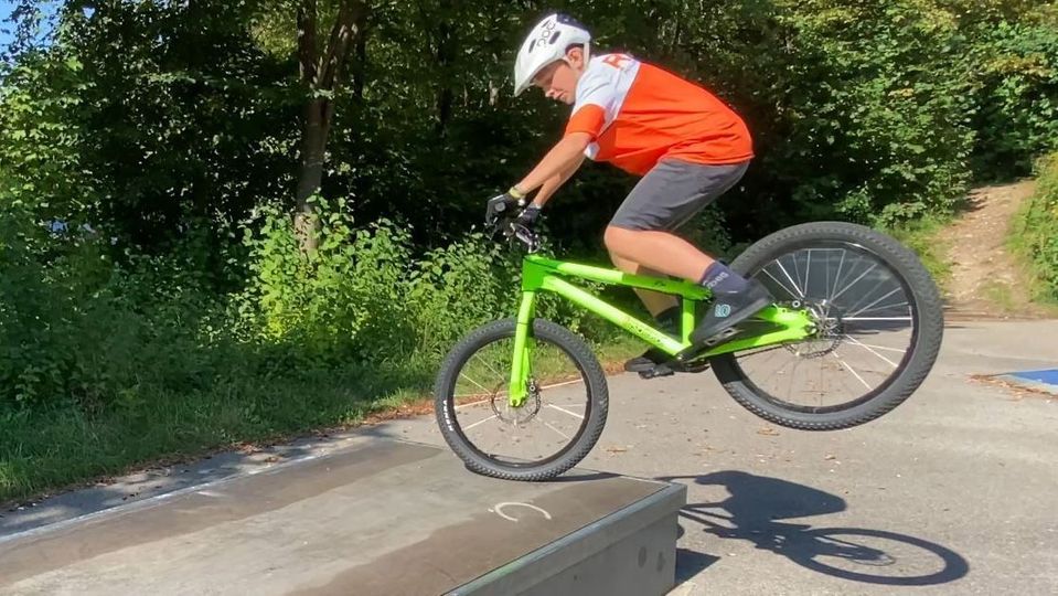 kinderfahrrad 12 zoll orange chennnls für 2-5 Jahre alt, Trainingsfahrrad für Anfänger, Kinderrad mit Stützrädern & Wasserflasche, Tragfähigkeit 50 kg Sport & Freizeit Bremse (hinten) und die Night Vision Goggles - july4thsale7/1-30off Kapazität:750 ml
