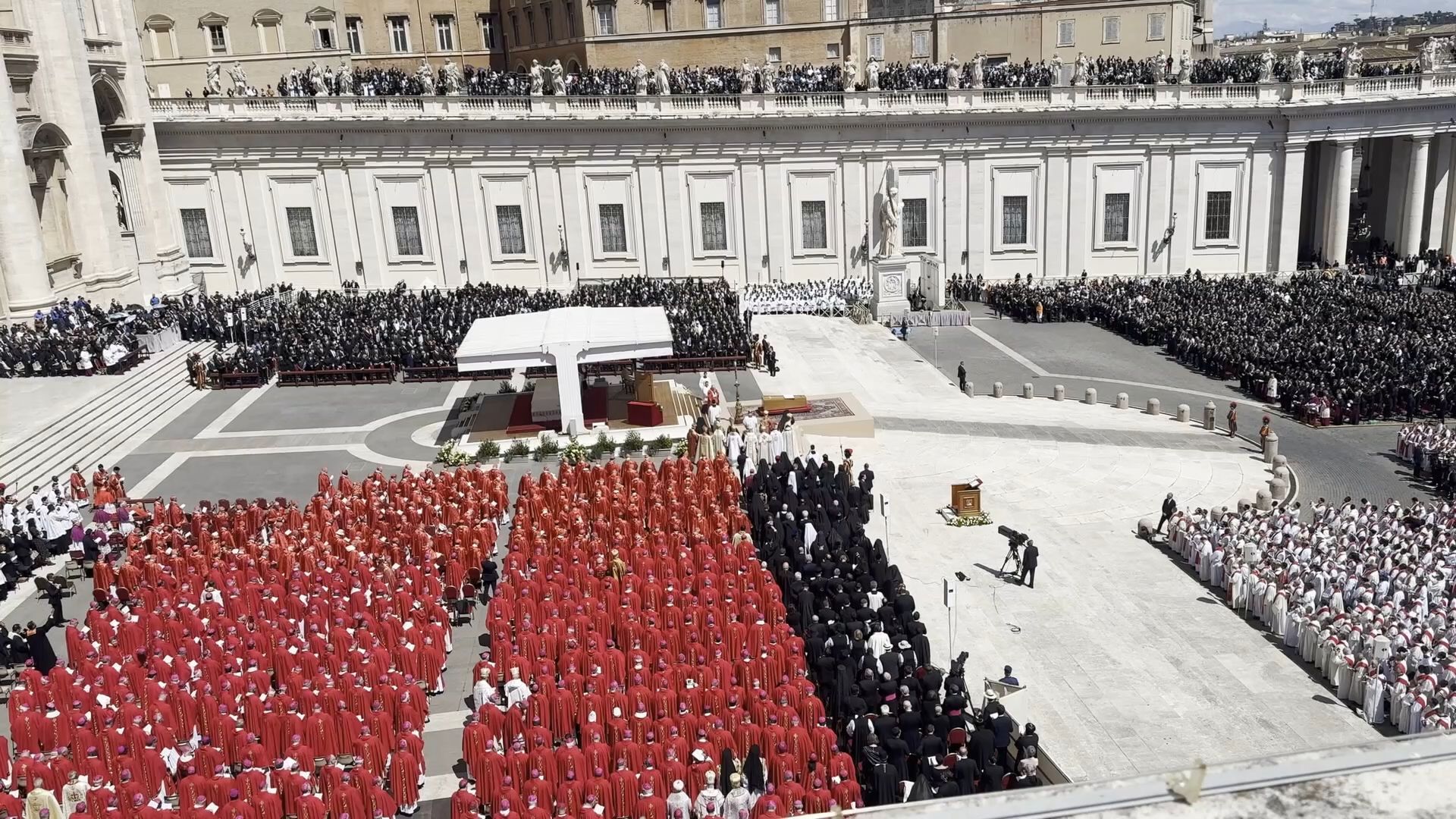 Video: Bewegender Abschied vom Papst