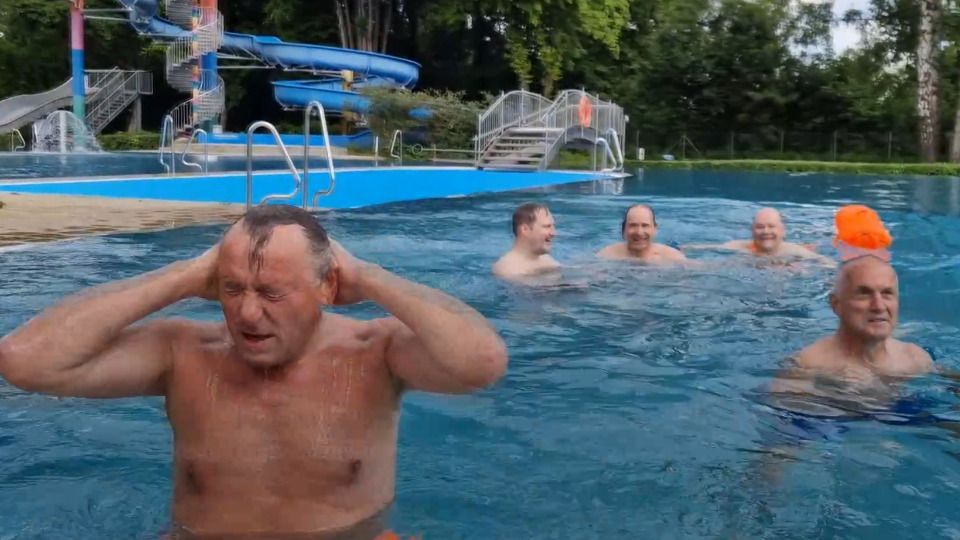 Video: Anbaden im Brandlbad in Neuburg