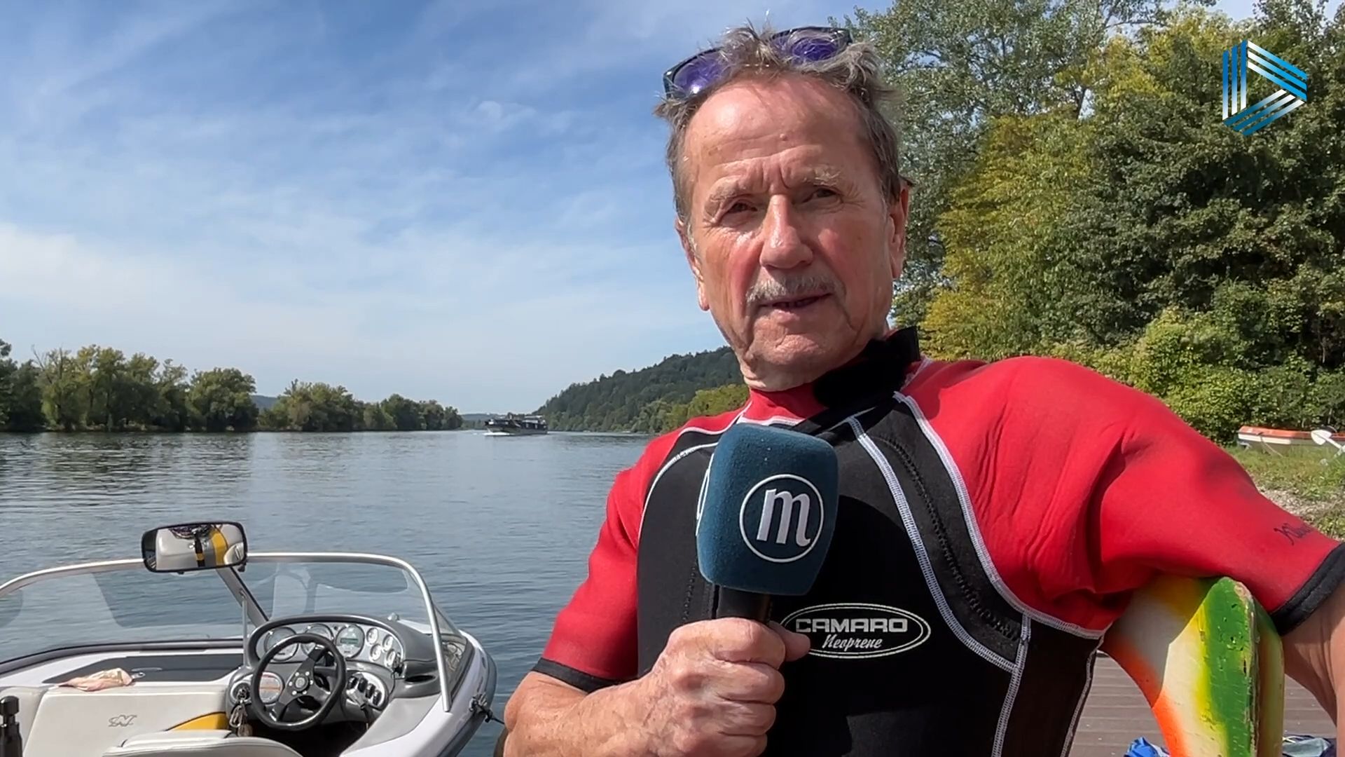 83-Jähriger fährt in Kelheim Wasserski-Tricks