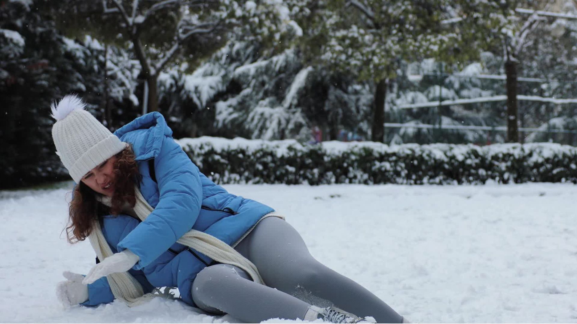 Video: Vorsicht, Rutschgefahr! Watscheln gegen rutschen - so machen es die Pinguine