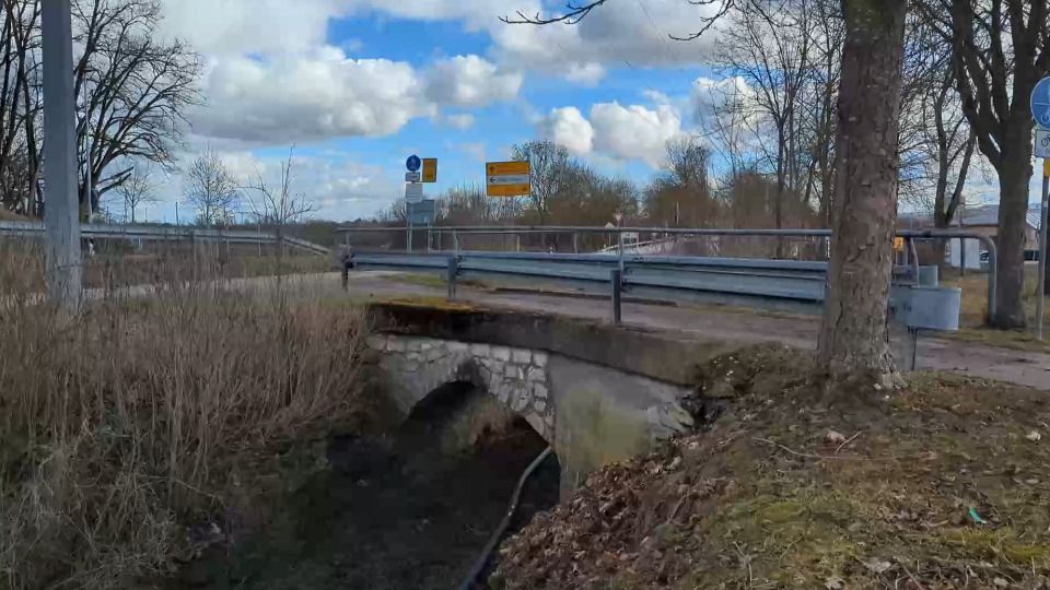 Video: Kneiting hat jetzt eine Steinerne Brücke
