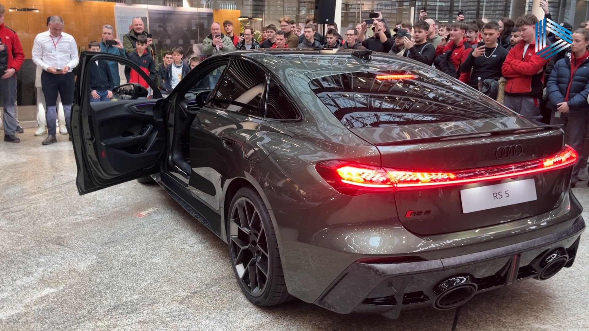 Video: Weltpremiere des neuen Audi RS 5 - erstmals hybrid