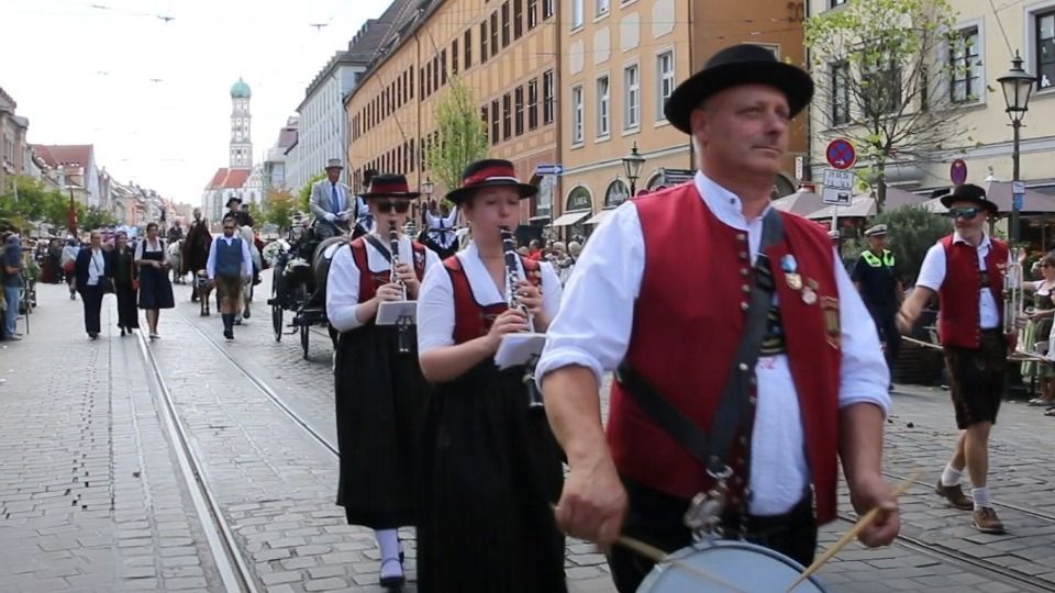 Video: Augsburger Herbstplärrer 2026 startet mit Umzug