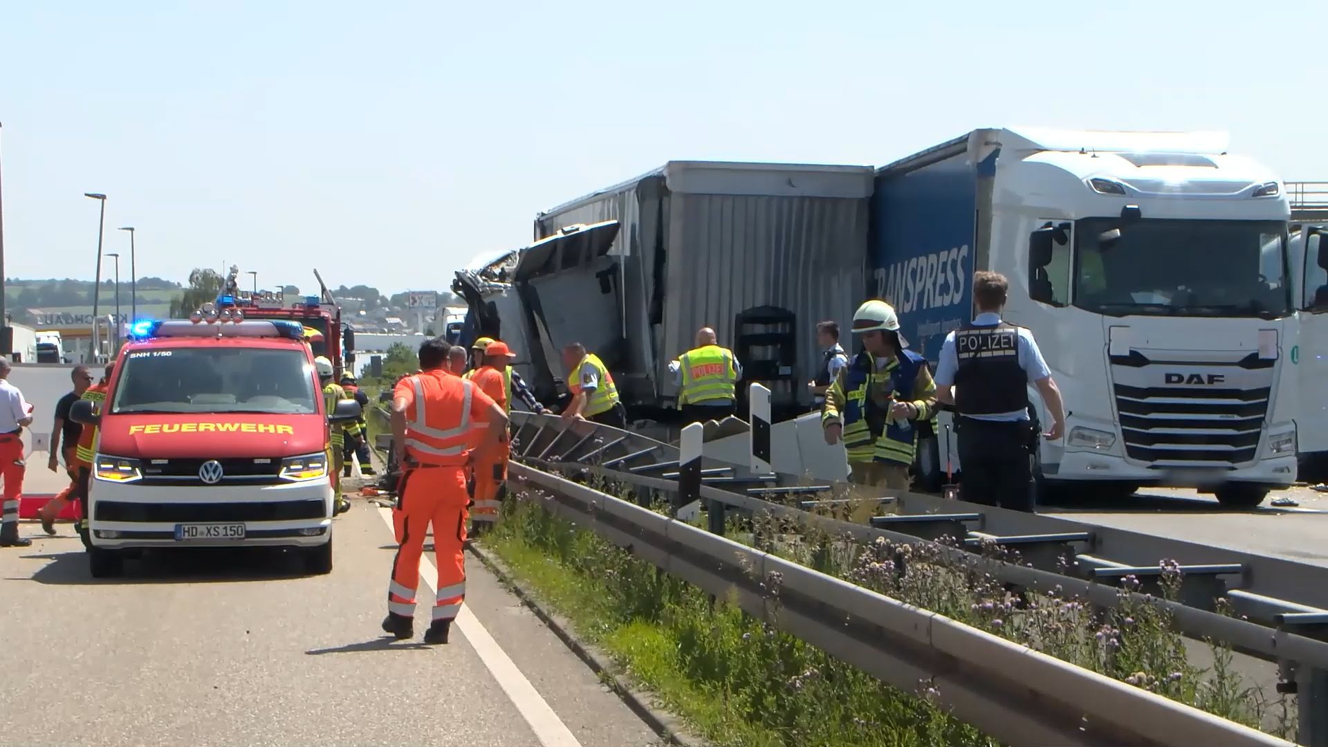 Video: Schwerer Lkw-Unfall auf der A6 – 1 Toter, Vollsperrung