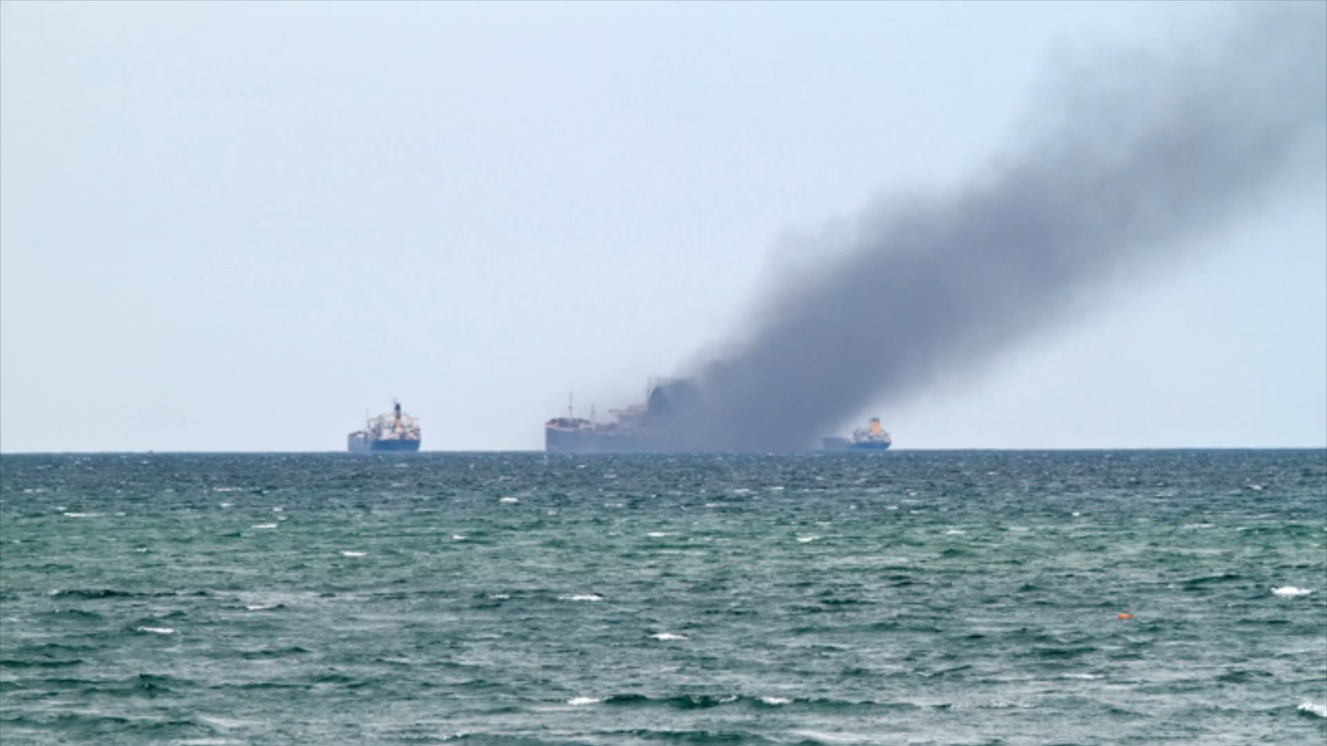 Russisches Schiff soll im Meer nahe Sewastopol brennen