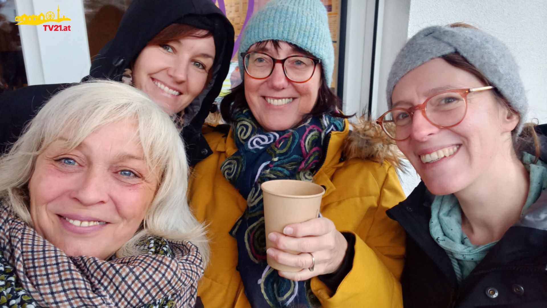 Gro-Enzersdorf-Adventfenster-der-Community-Nurses-W-rme-trotz-Winterk-lte