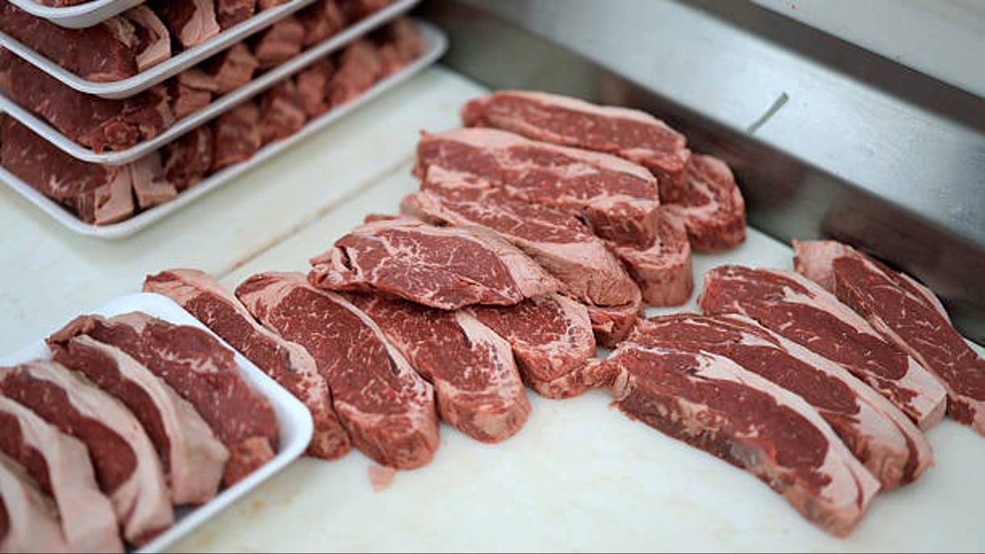 Video: Australien lockert von Trump kritisierte Einfuhrbeschränkungen für Rindfleisch