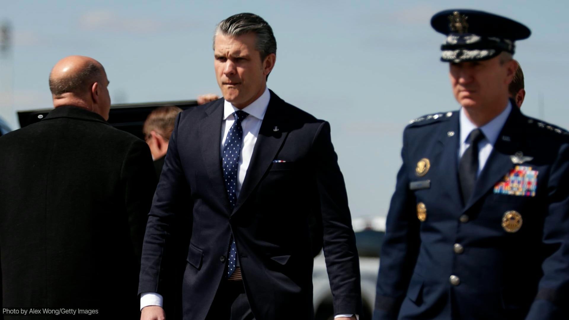 Video: Pentagons Antrag Auf 200 Milliarden Dollar Spaltet Republikaner Im Iran-Krieg