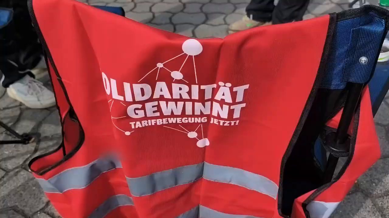 Video: Warnstreik statt Samstagsarbeit heute bei der BSH in Nauen – IG Metaller machen ihrem Unmut Luft