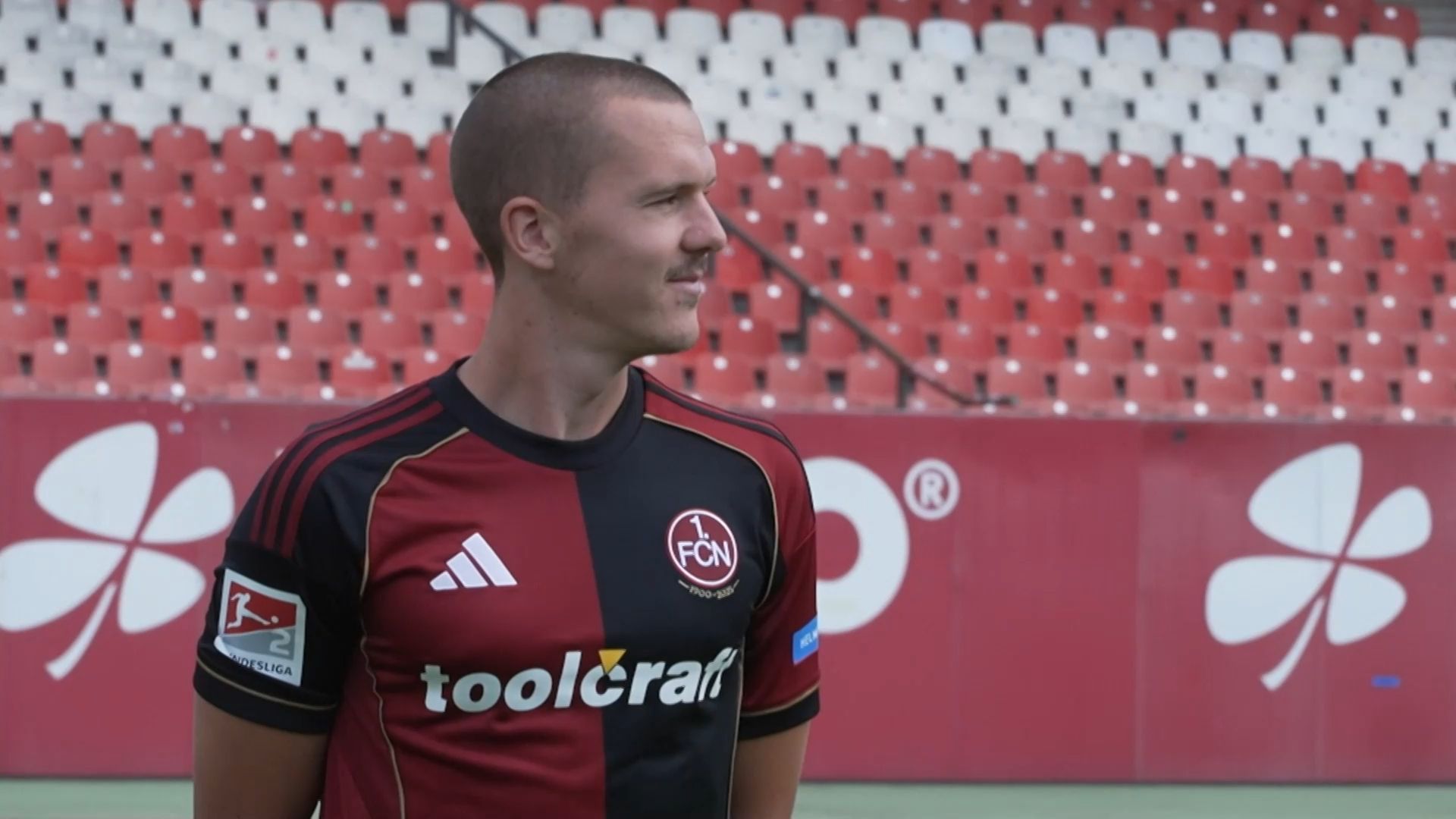 Photo shoot at the club: 1. FC Nuremberg presents its new jersey, including main sponsor