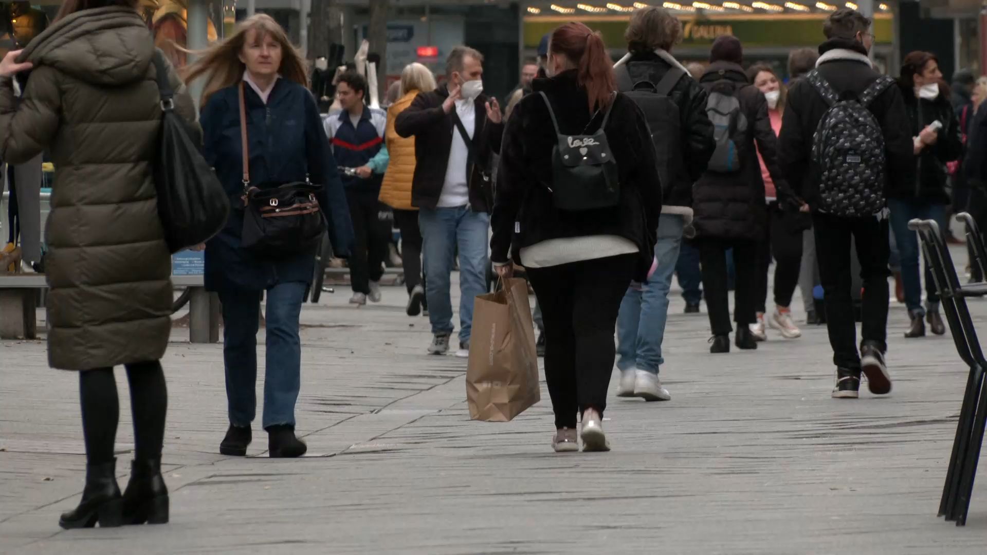Video: Gute Nachricht für den Einzelhandel: Anschaffungsneigung bei den Verbrauchern legt zu