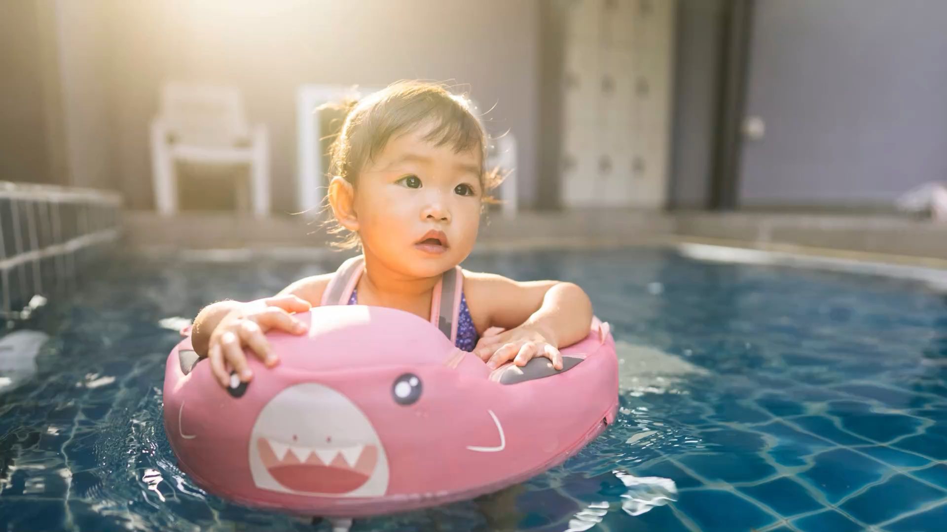 Overview of the safety of swimming aids for children
