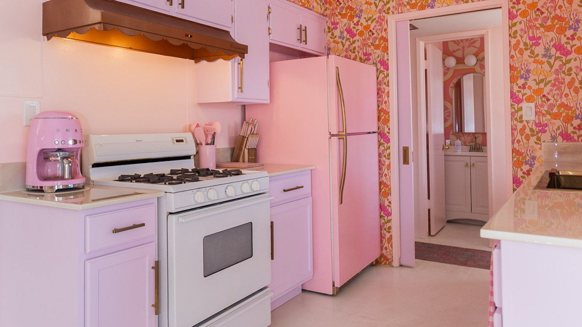 Video: Airbnb-Gastgeber muss eine Reparaturrechnung in Höhe von rund 174.000 € begleichen, nachdem Gäste den Wasserhahn laufen ließen