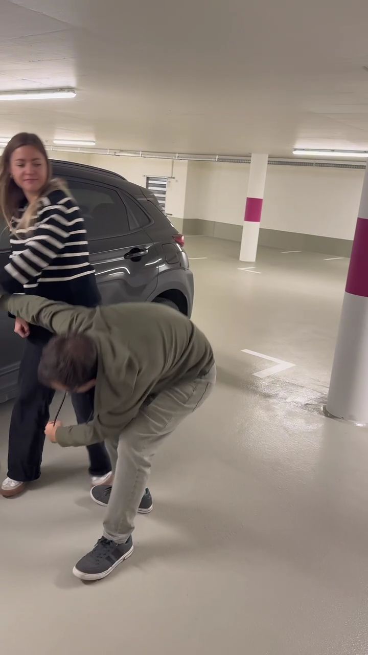 How do women best defend themselves?