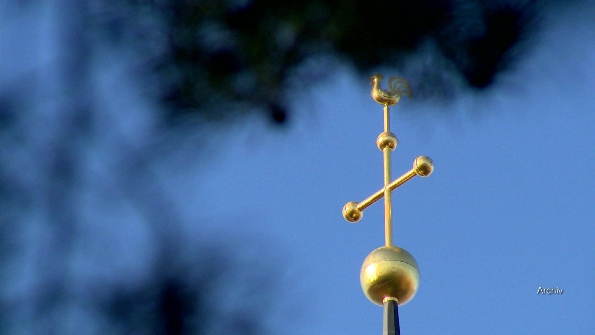 Video: Mitgliederschwund bei der katholischen Kirche - Weniger Geld für soziale Einrichtungen