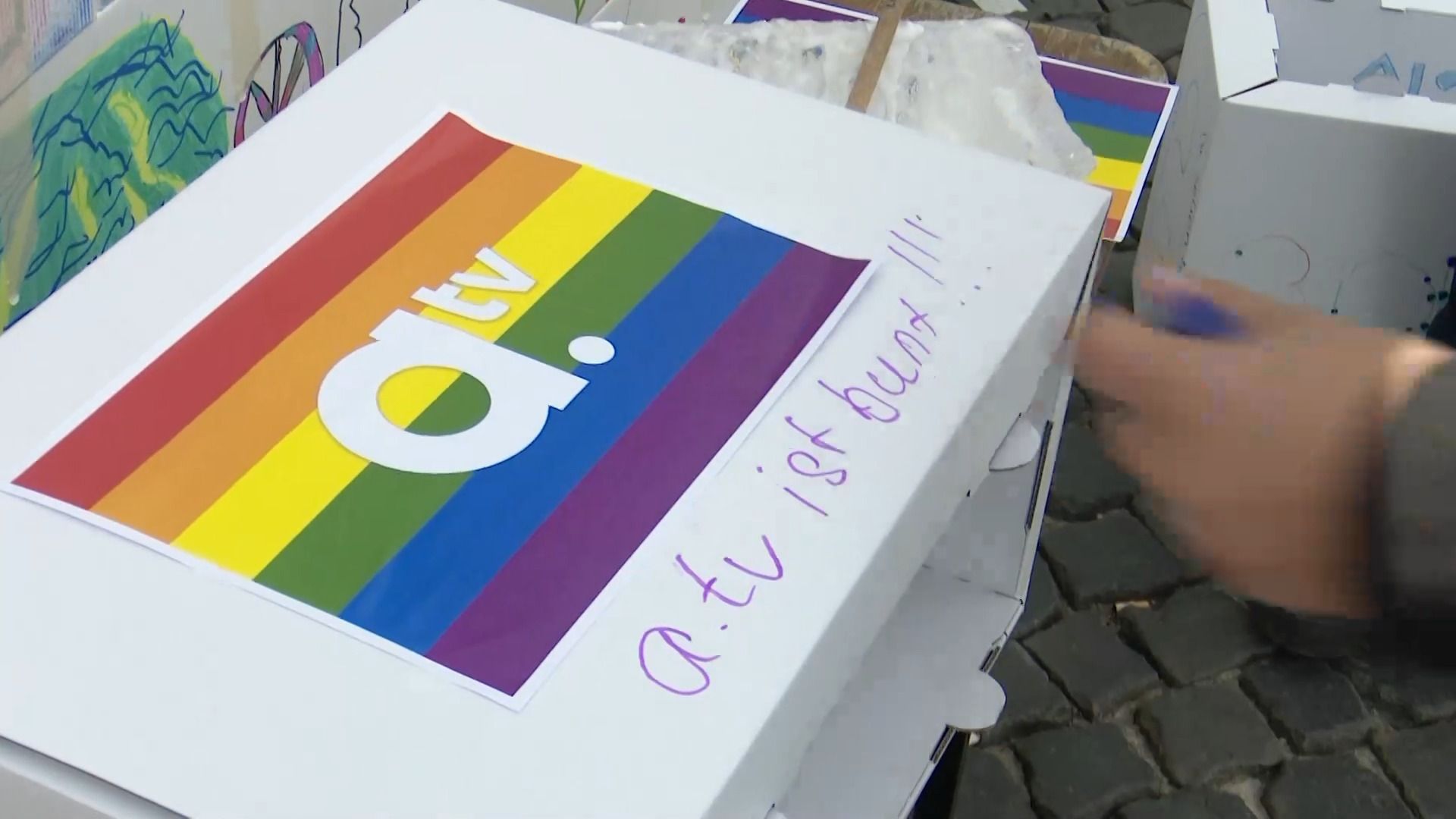 Video: a.tv baut mit am Haus des Friedens