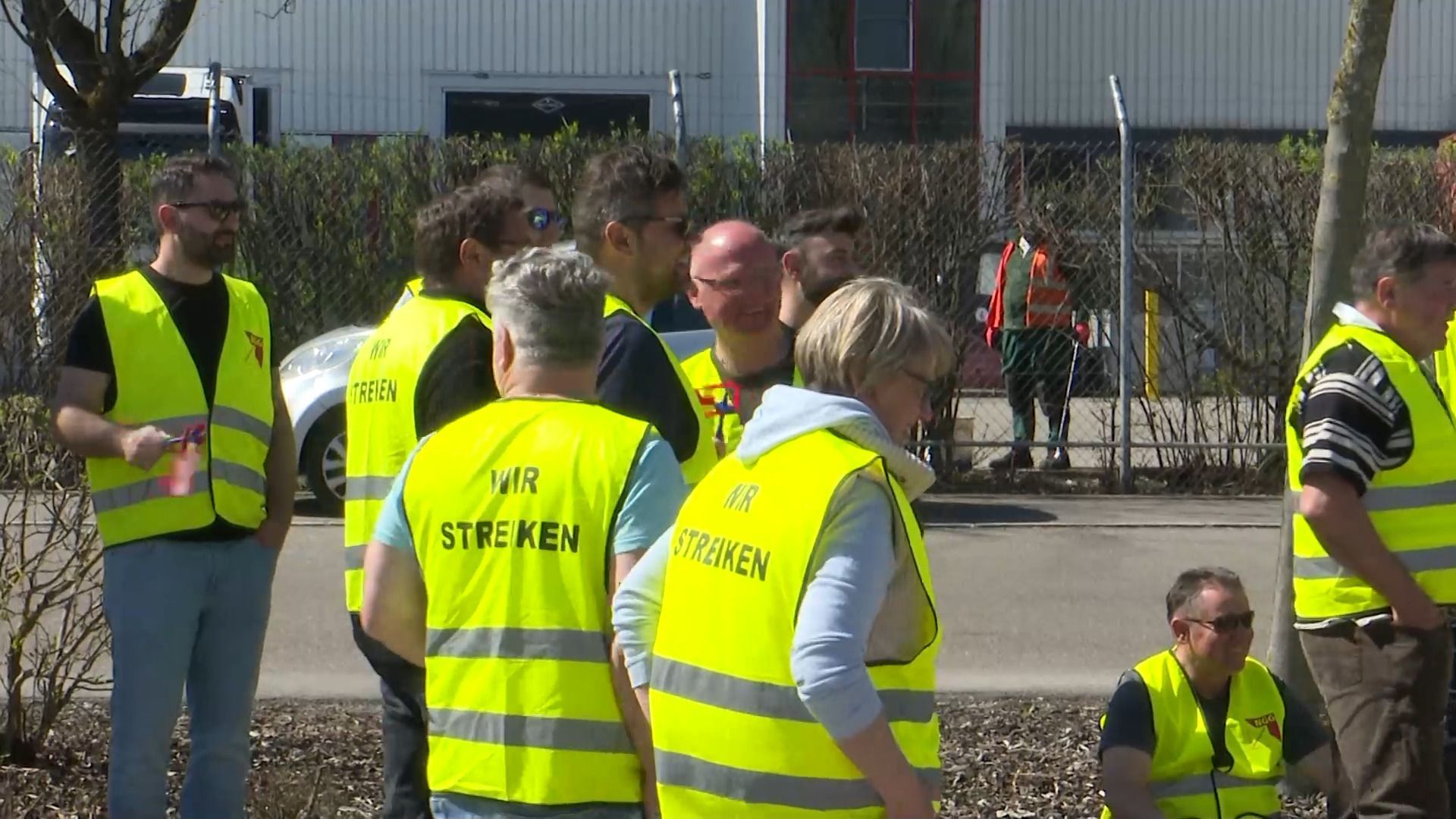 Video: a.tv kompakt: Streik bei Quality Bakers in Günzburg
