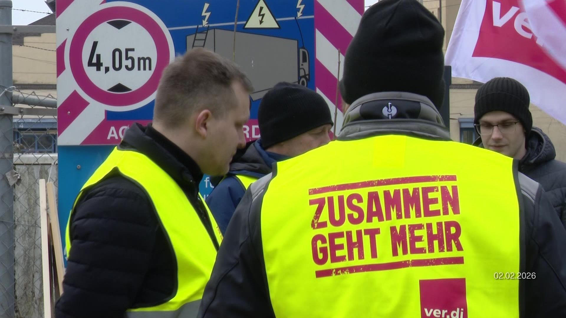 Video: Keine weiteren Streiks – mehr Lohn nach Einigung in Tarifverhandlungen