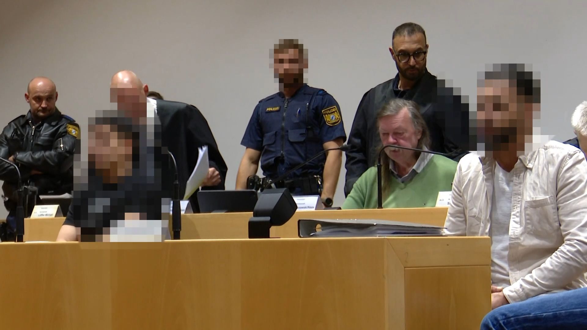 Video: 17-facher versuchter Mord: Prozess um Brand in Donauwörth
