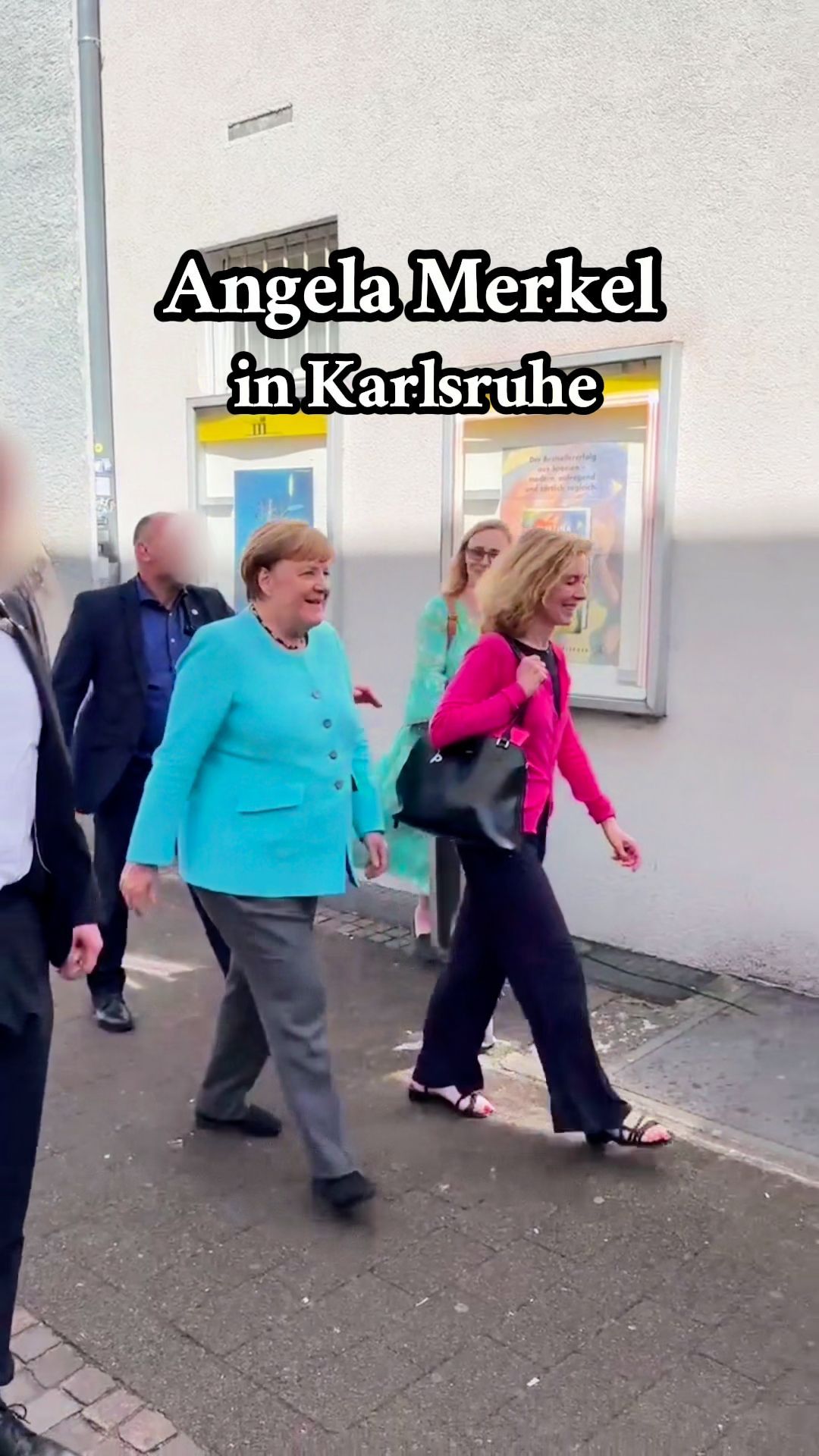 Video: Angela Merkel signiert in Karlsruhe-Durlach ihre Autobiografie