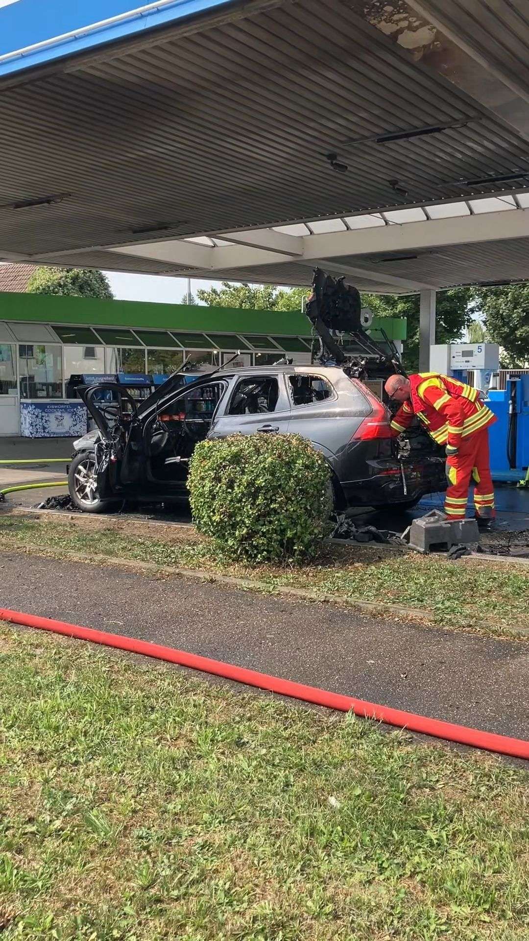 Car on Fire at Aral Gas Station in Neckarsulm