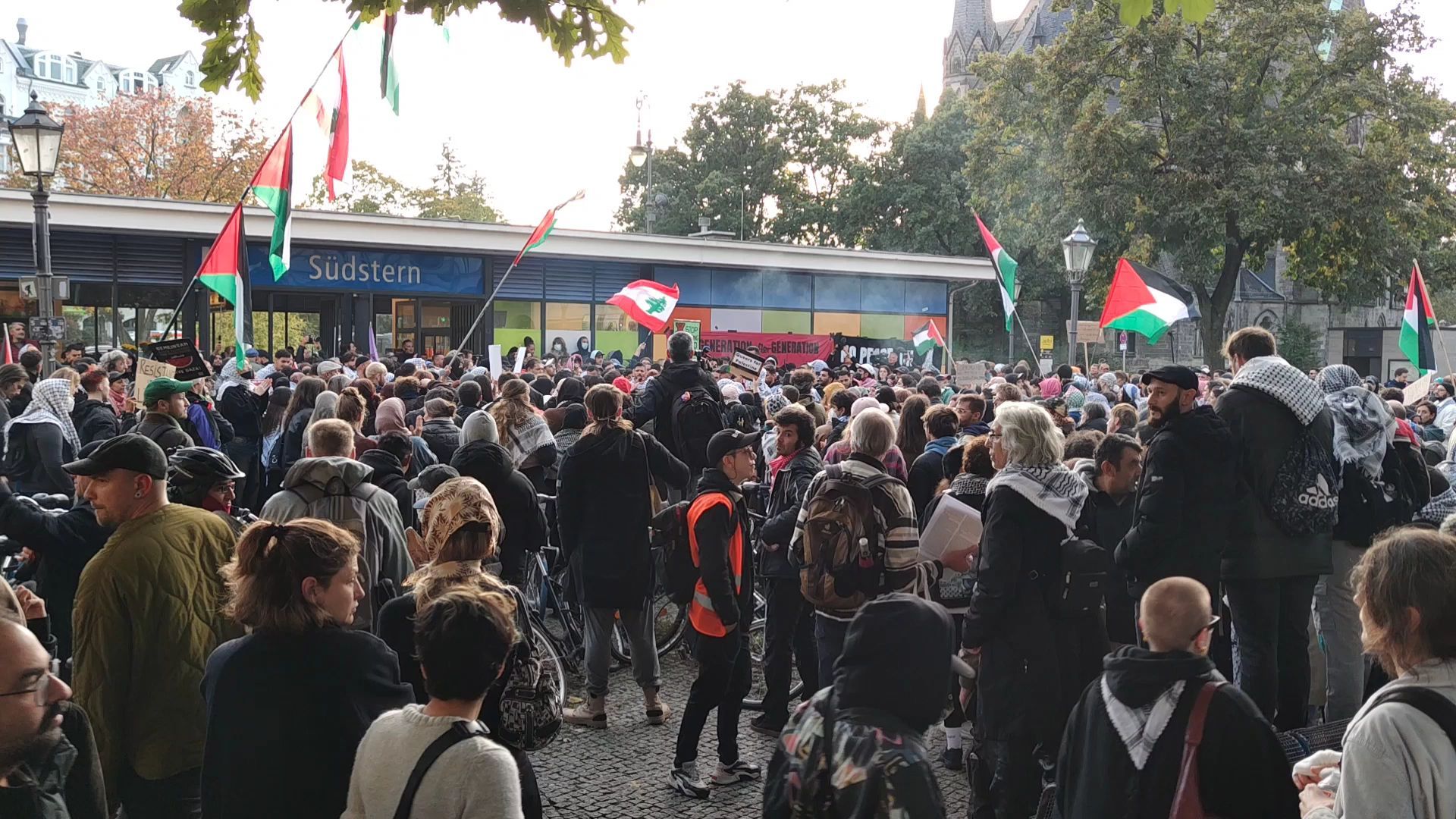 Pro-Palästina-Demo am 7. Oktober 2024 in Berlin