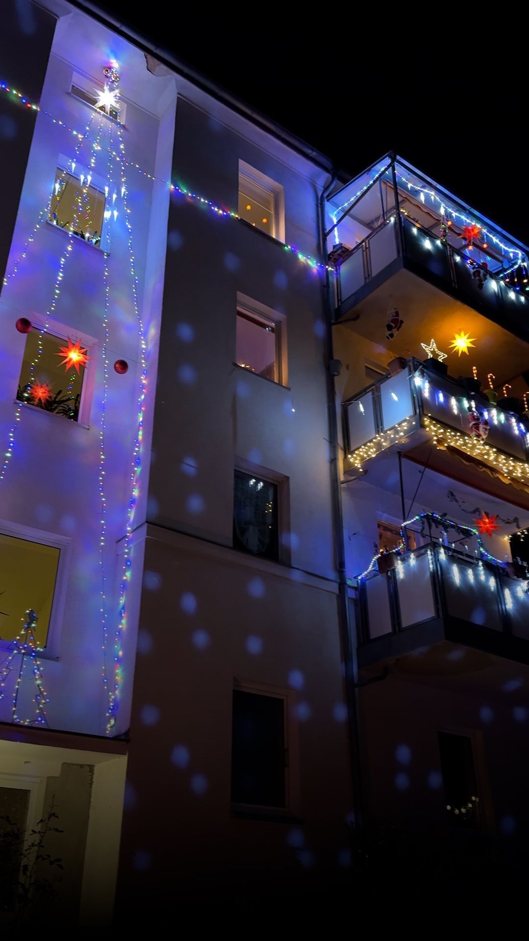 Video: Das "bekloppte" Weihnachts-Haus von Zwickau-Pölbitz