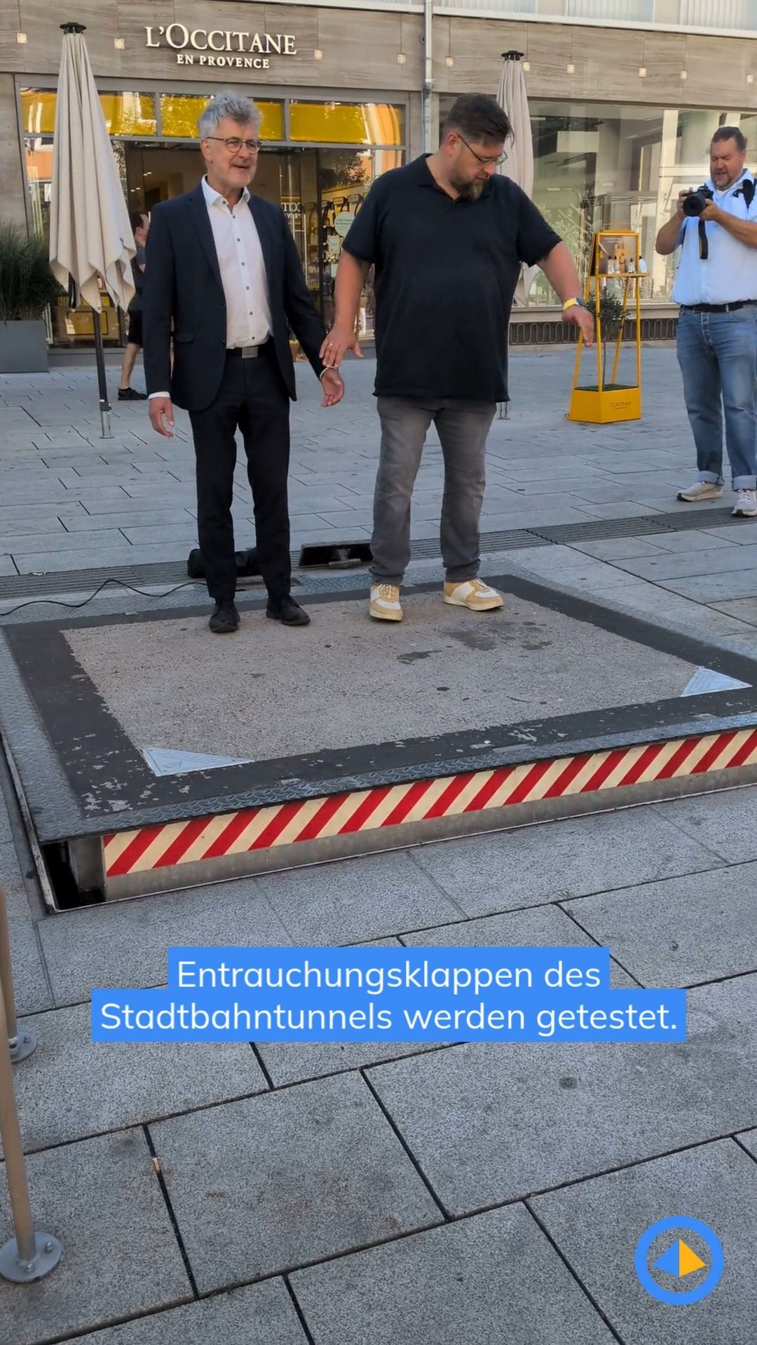 Video: Entrauchungsklappen-Text in der Karlsruher Innenstadt