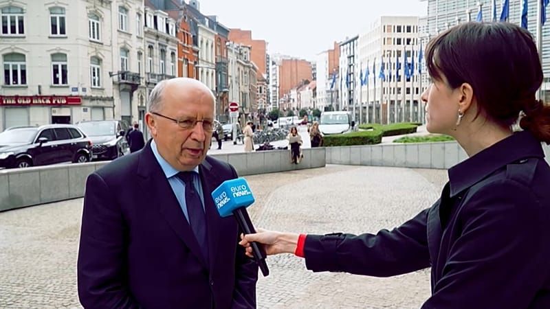 Video: EU-Verteidigungskommissar: "Russland ist uns militärisch immer noch überlegen"