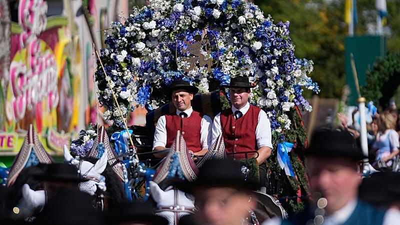 Video: O’zapft is! München dreht auf – die Wiesn ist wieder da