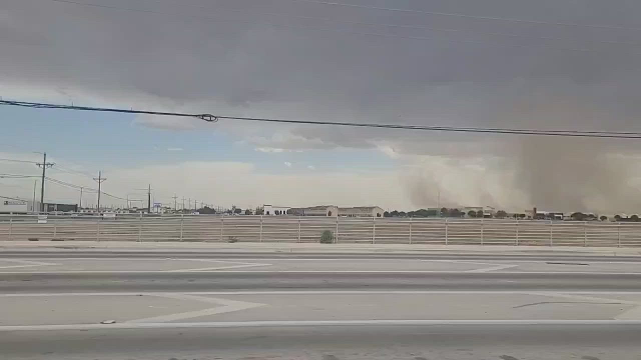 Video: US: Massive Staubwand verschlingt Autobahn bei Lubbock, als ein Haboob über die South Plains zieht