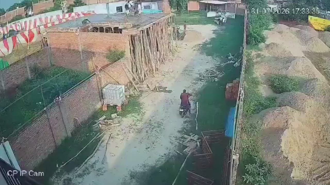 Video: Indien: Dach einer im Bau befindlichen Hochzeitshalle stürzt ein – Arbeiter entkommen Sekunden vor der Katastrophe