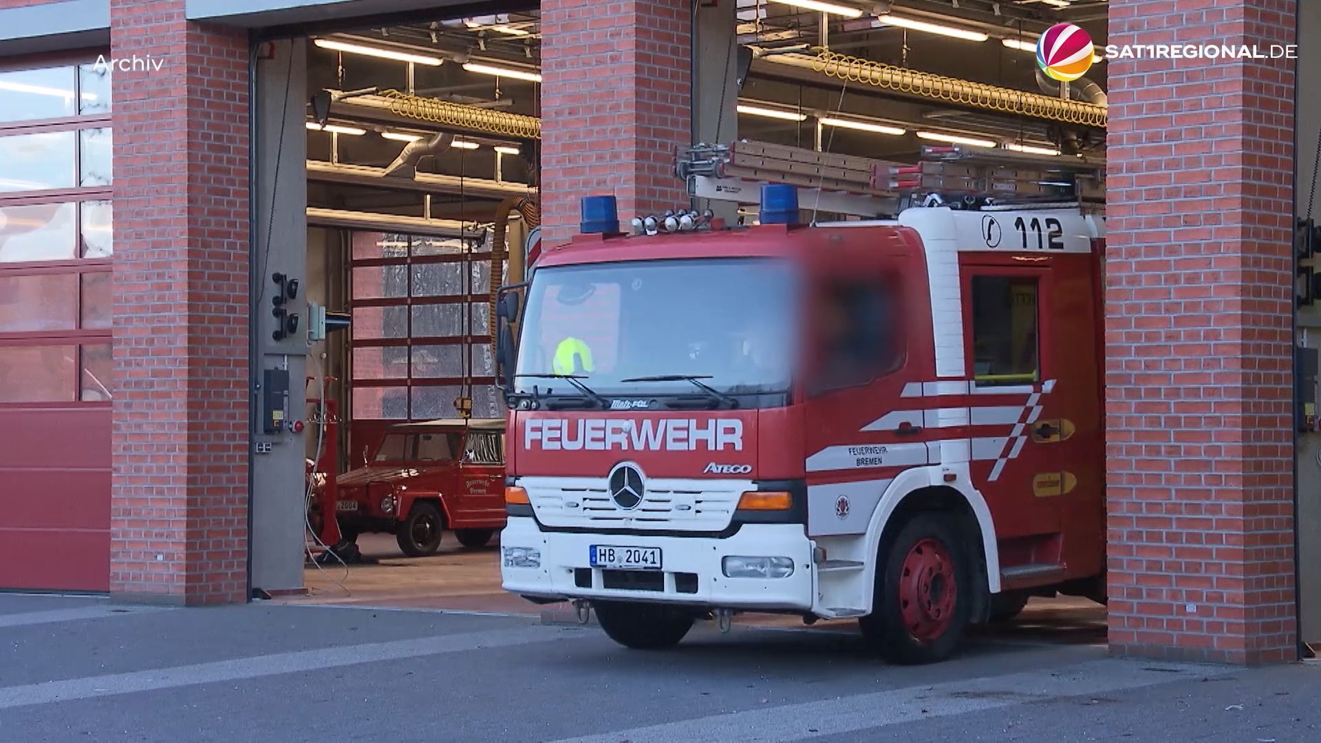 Vom Dienst suspendiert: Feuerwehrmann unter Rassismus-Verdacht