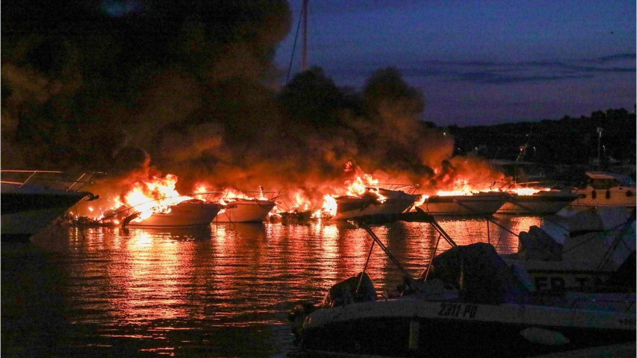 Großbrand wütet in kroatischem Jacht-Hafen: 22 Boote bei Istrien zerstört