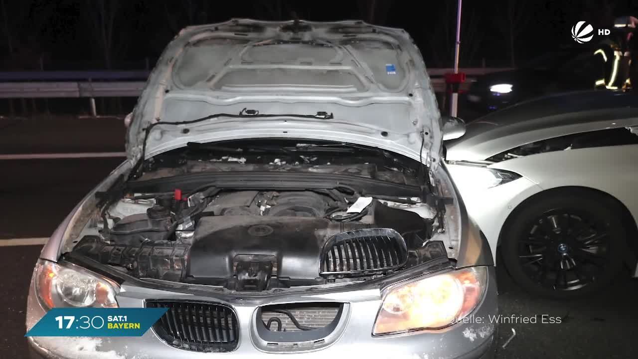 Autounfall auf der A94 bei Dorfen: Motorhaube verdeckt Fahrer die Sicht