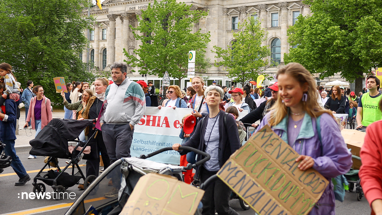 Video: Berlin: Mütter fordern mehr Rechte
