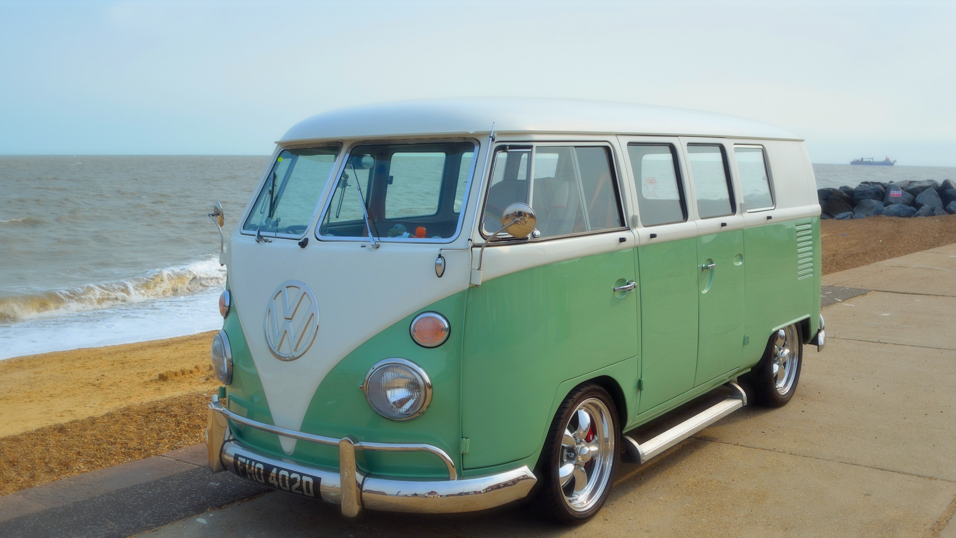 Video: VW-Bulli feiert 75-jährigen Geburtstag