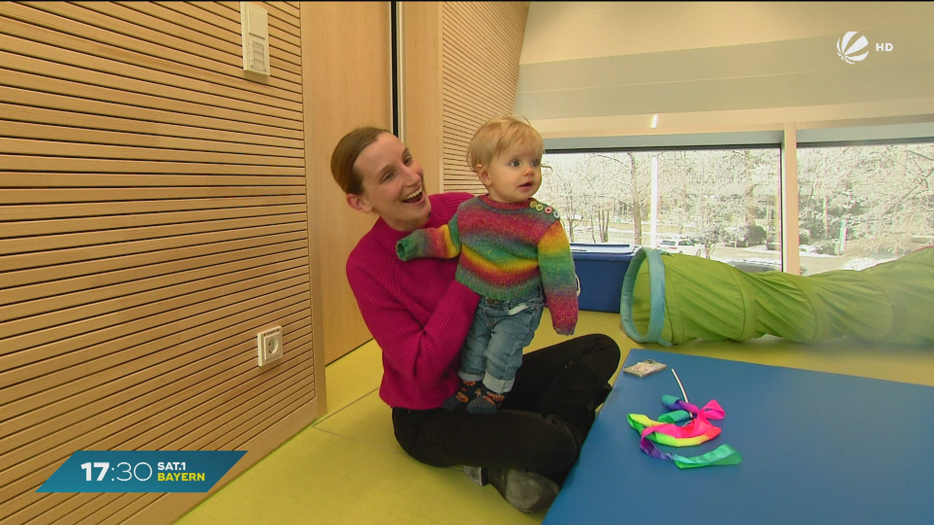 Video: Mütter in Bayern: Immer mehr finanziell unabhängig