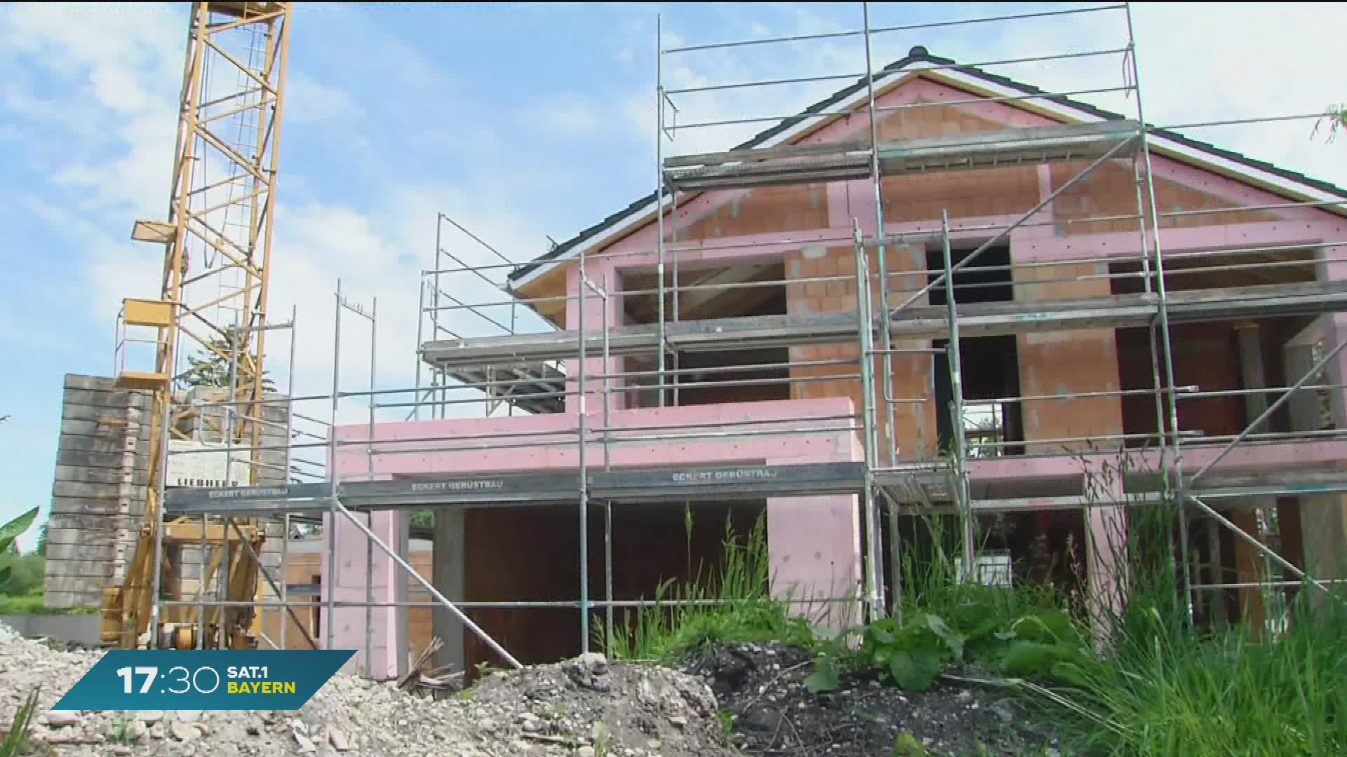 Video: Baufirma mauert Kran ein? Haus-Bau wird zum Albtraum