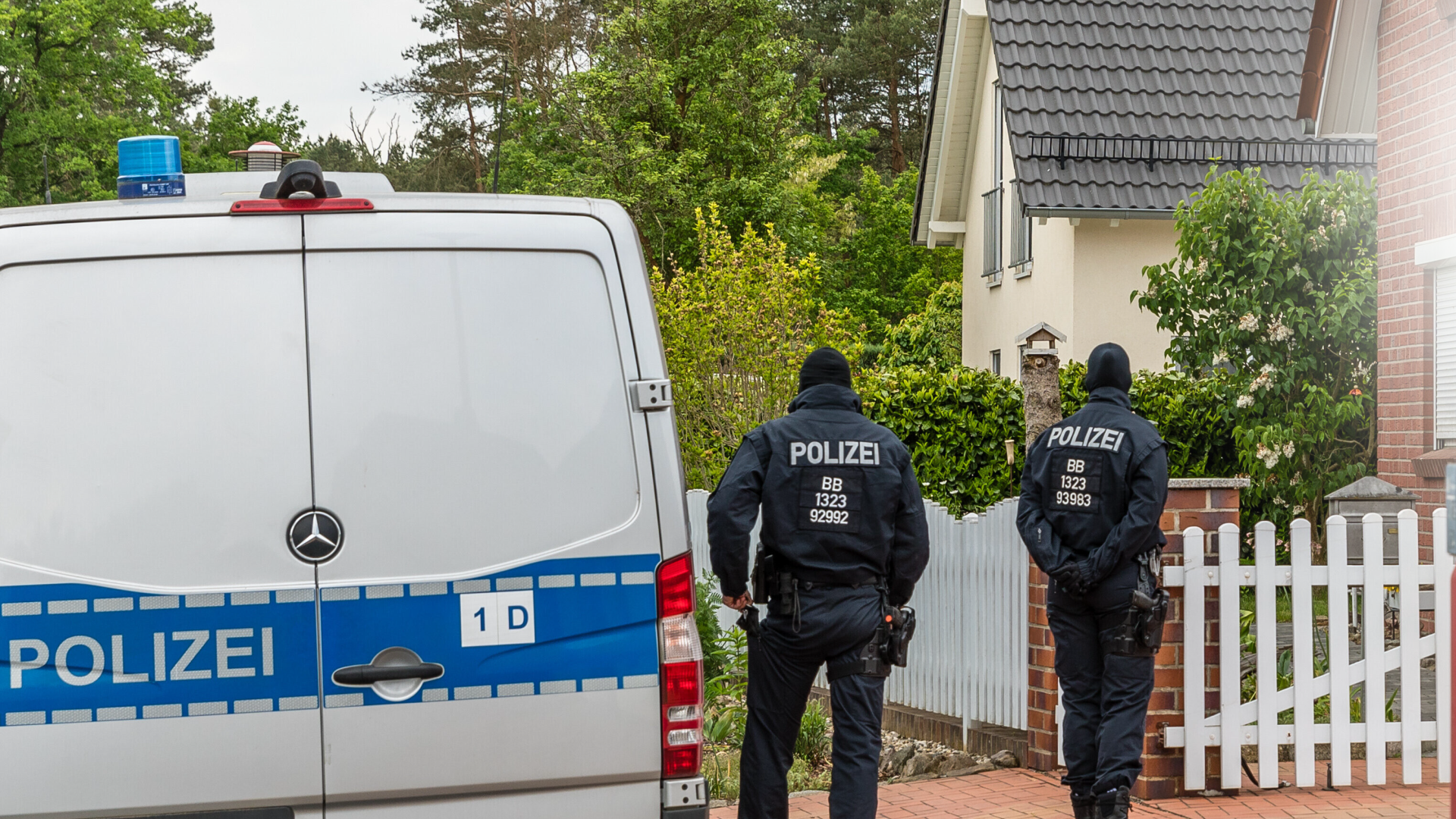 Video: Razzien: Teenager unter Terrorverdacht