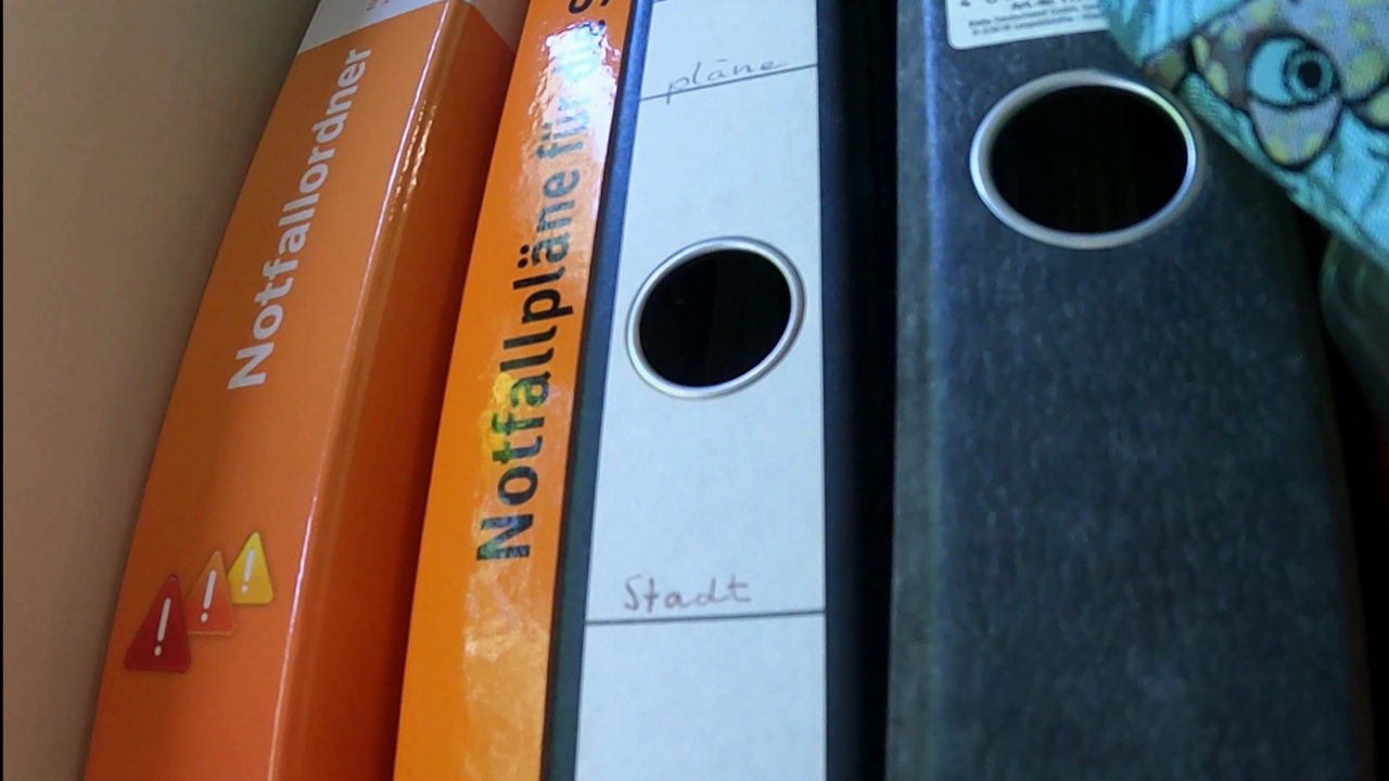 Video: Notfallordner für Schulen in NRW: Sicherheit trotz Ungewissheit