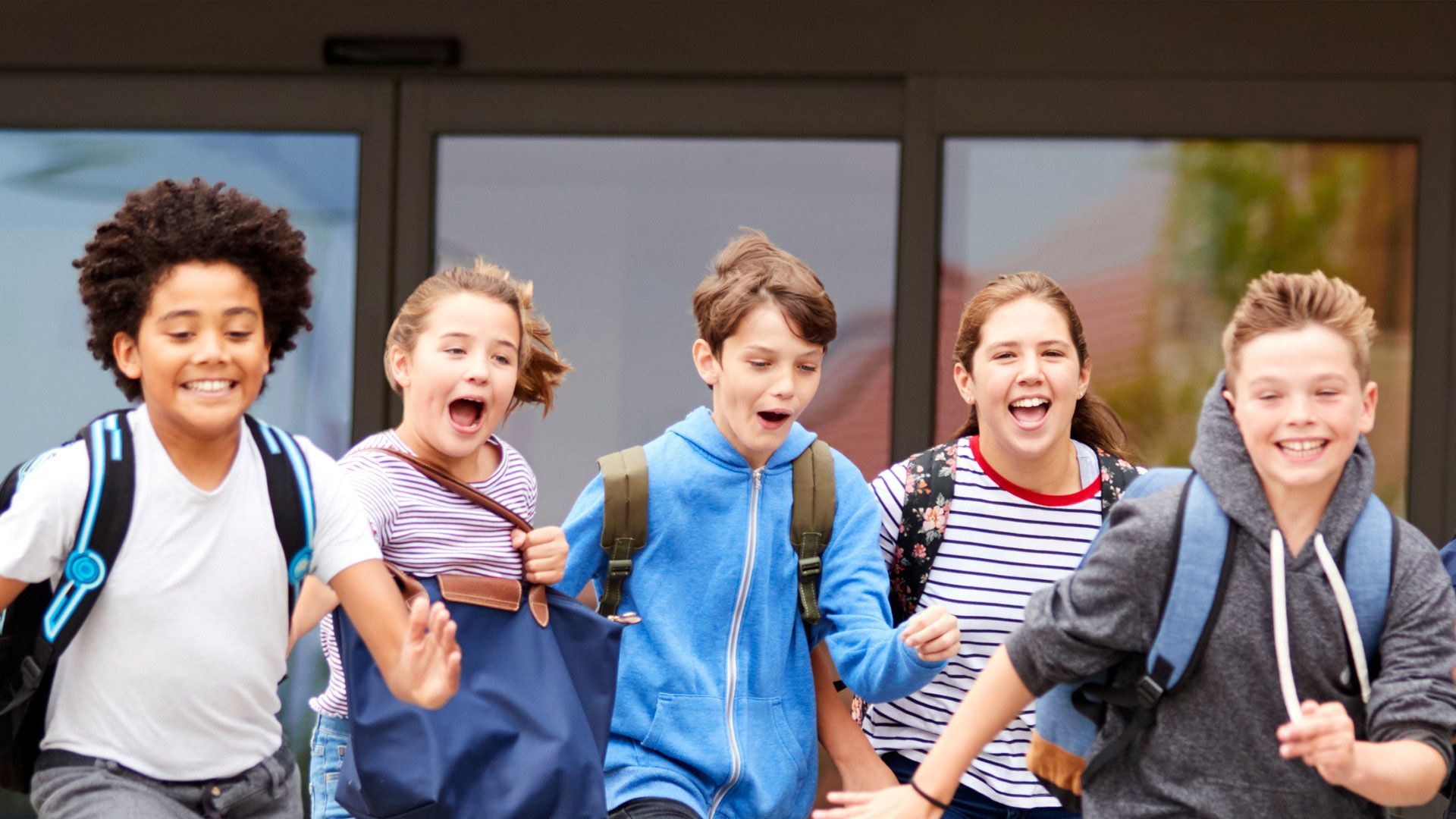 Video: Schulferien: Und wer betreut die Kinder?