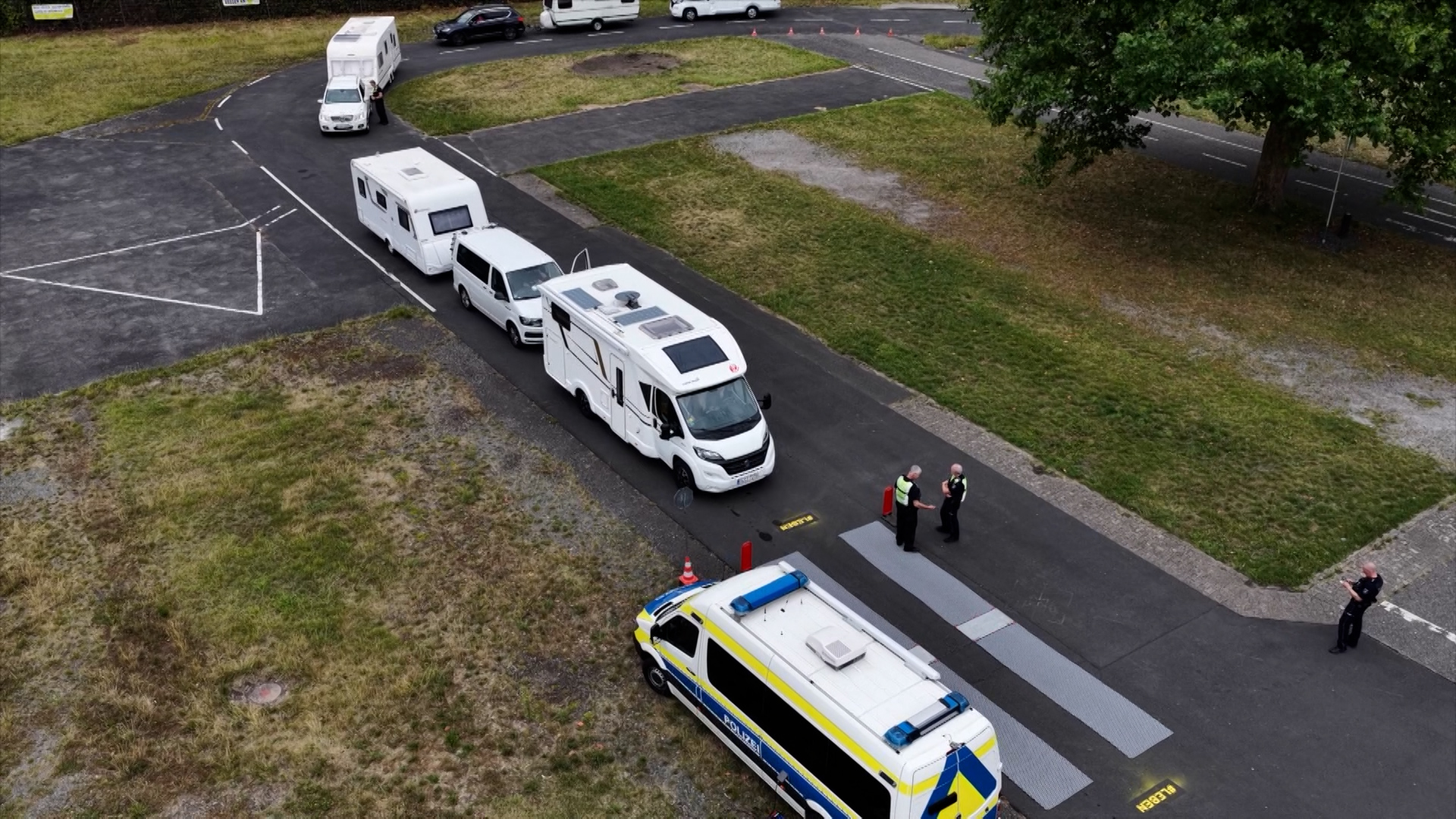 Video: Kostenloses Wohnwagenwiegen in Düsseldorf: Sicherheit vor Urlaubsstart