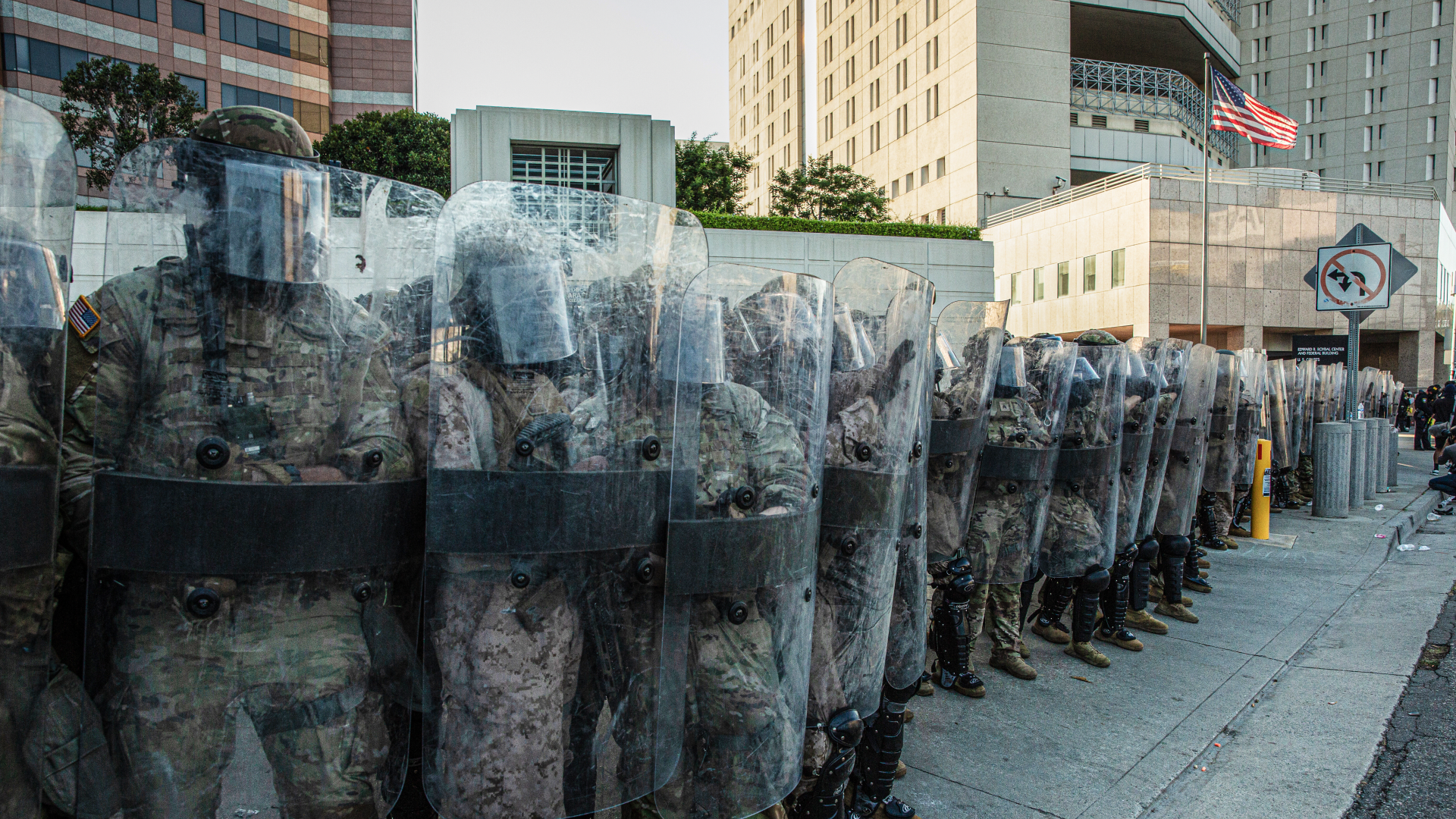 Video: Marines ziehen aus Los Angeles ab