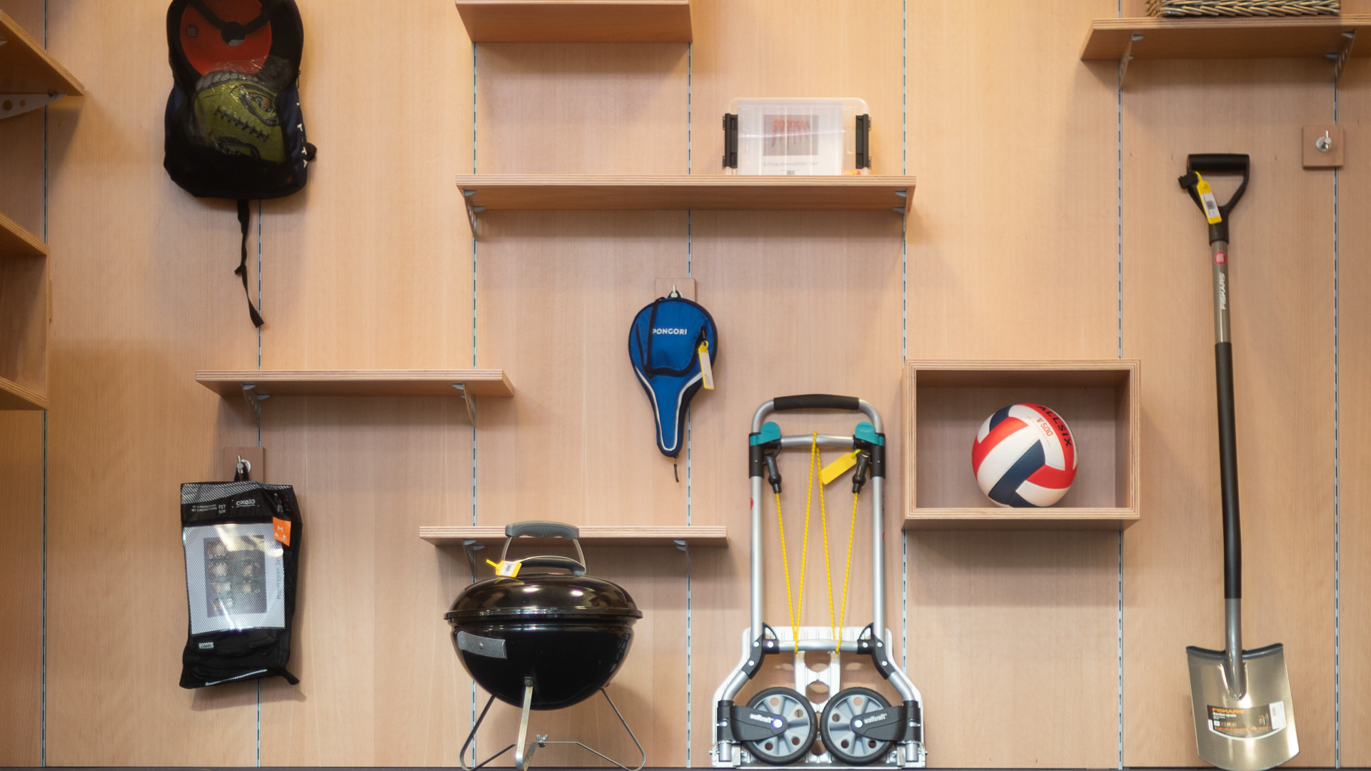 Video: Bibliothek der Dinge: Mehr als nur Bücher