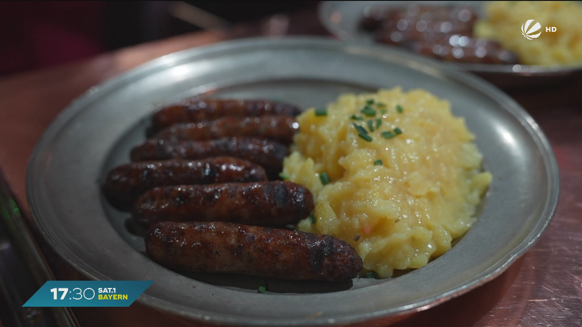 Video: Es geht um die Wurst: Nürnberg fordert Boxkampf gegen Thüringen