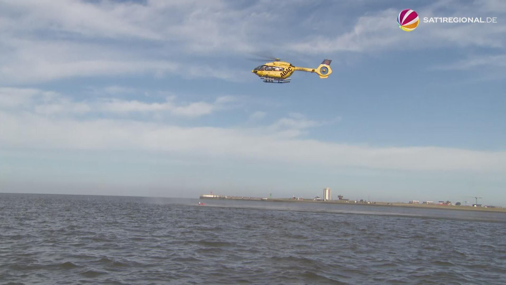 Video: Rettung per Hubschrauber aus dem Wasser: Probe für den Ernstfall in Büsum