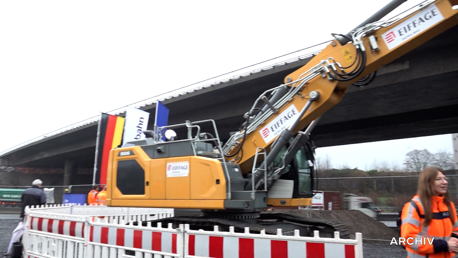 Video: Brücke am Kreuz Kaiserberg abgerissen
