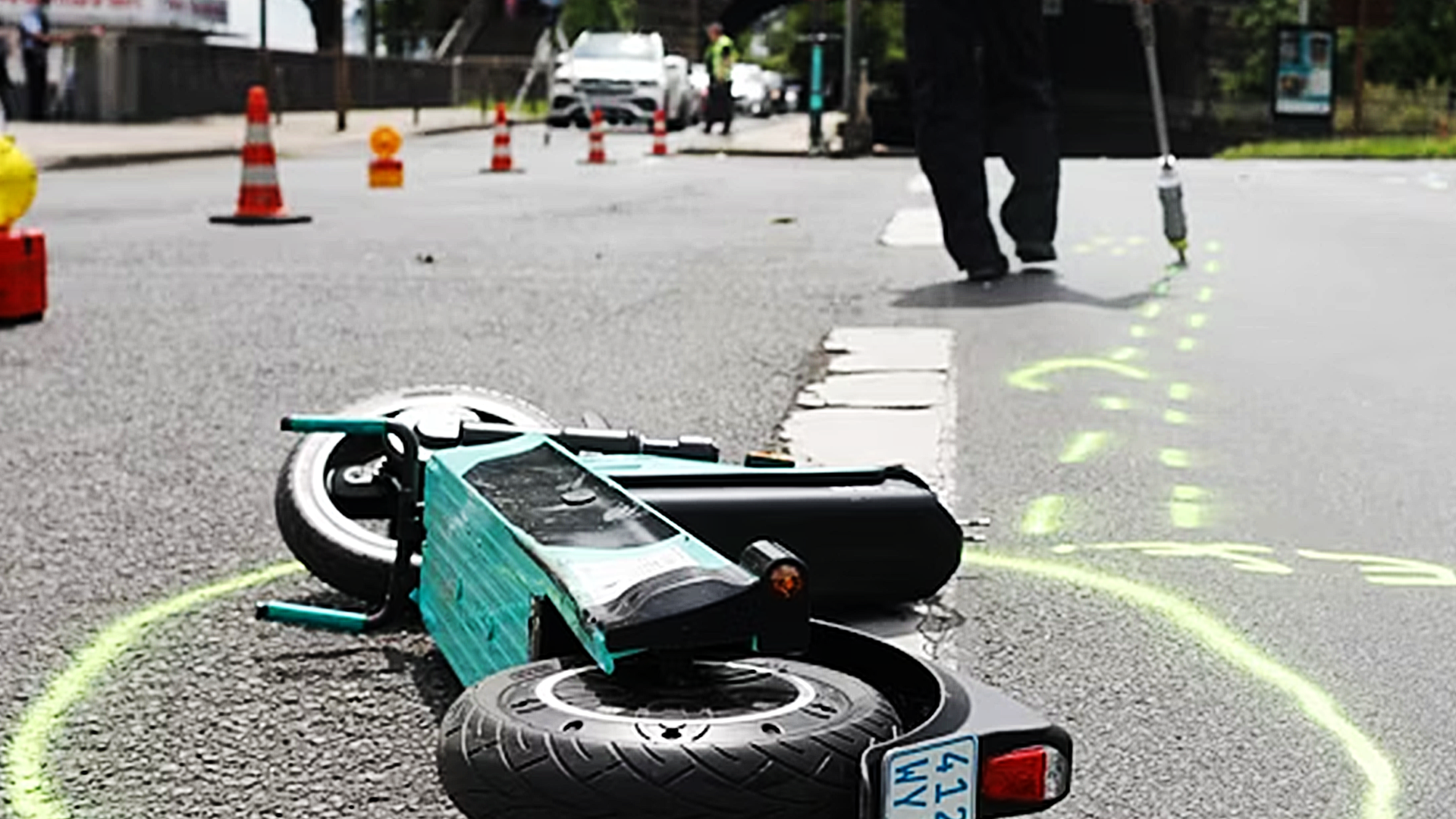 Video: Bald Führerscheinpflicht für E-Scooter?